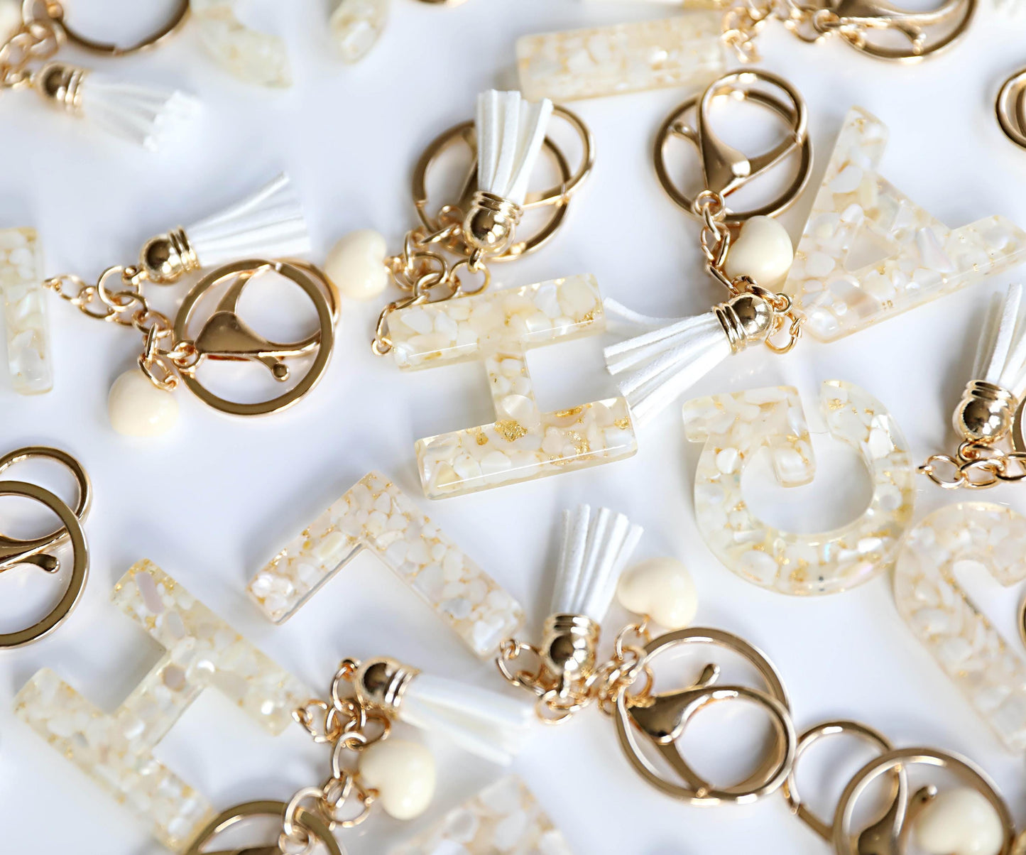Personalized Cream Resin Keyrings with Shell Texture, Monogram Letters and Leather Tassel, Custom Bag Charm for Women’s Gift