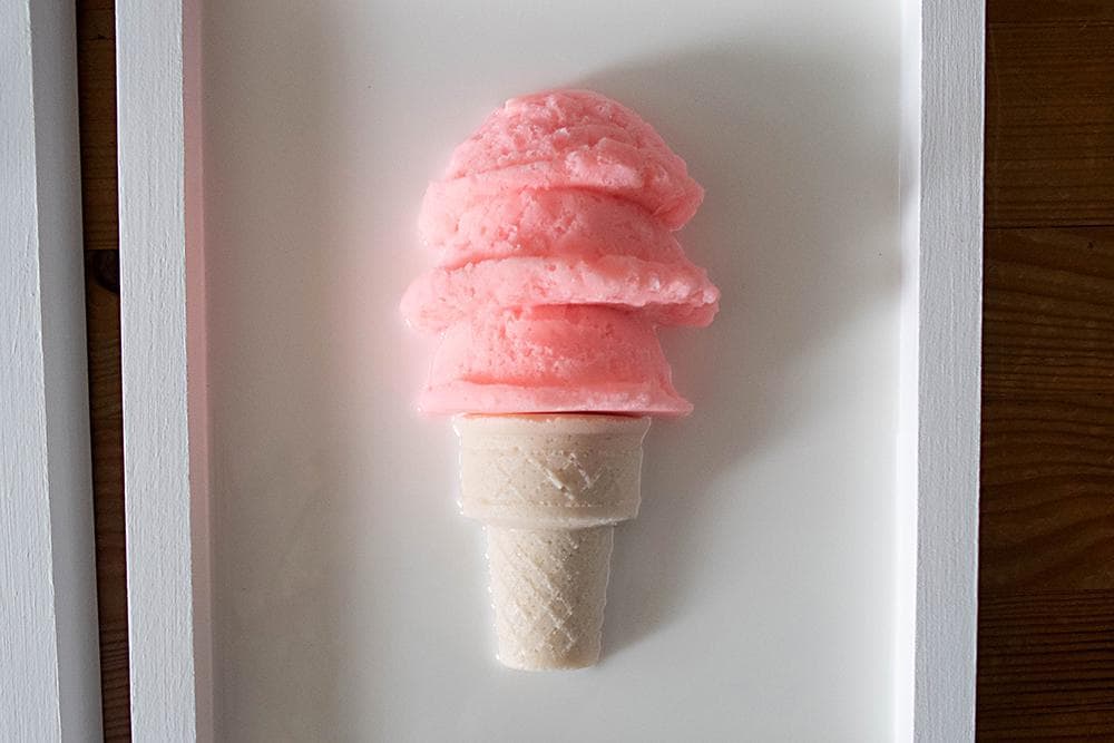 3D Modern Resin Ice Cream Sculpture Wall Art with Crown