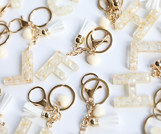 Personalized Cream Resin Keyrings with Shell Texture, Monogram Letters and Leather Tassel, Custom Bag Charm for Women’s Gift